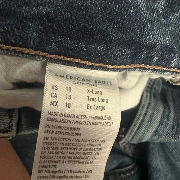 American Eagle Outfitters Women's Classic Blue Straight Leg Jeans - Picture 3 of 3